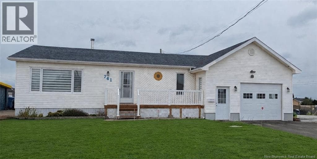 3 bed 1 bath single family at 741 NB-320 — $274,900