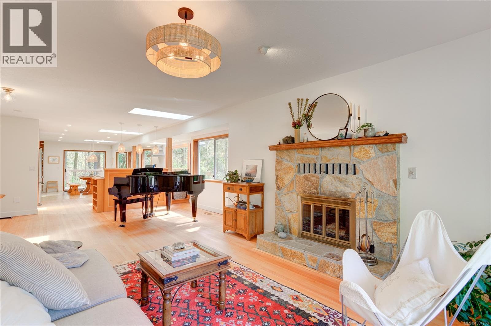 4773 Fairbridge Dr photo 3