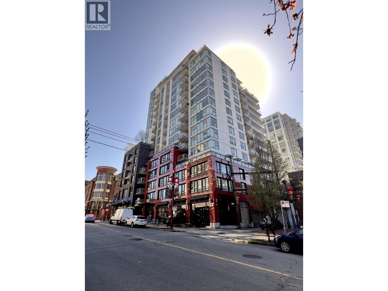 2 bed 2 bath single family at 802 188 KEEFER STREET — $699,000