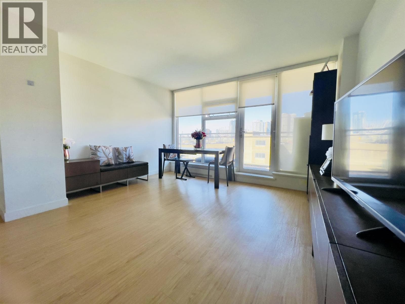 802 188 KEEFER STREET photo 3