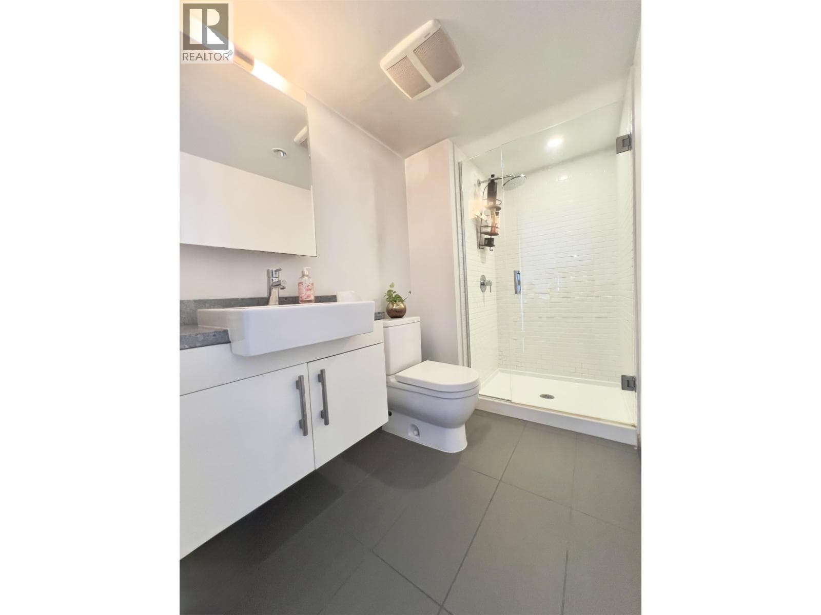 802 188 KEEFER STREET photo 5