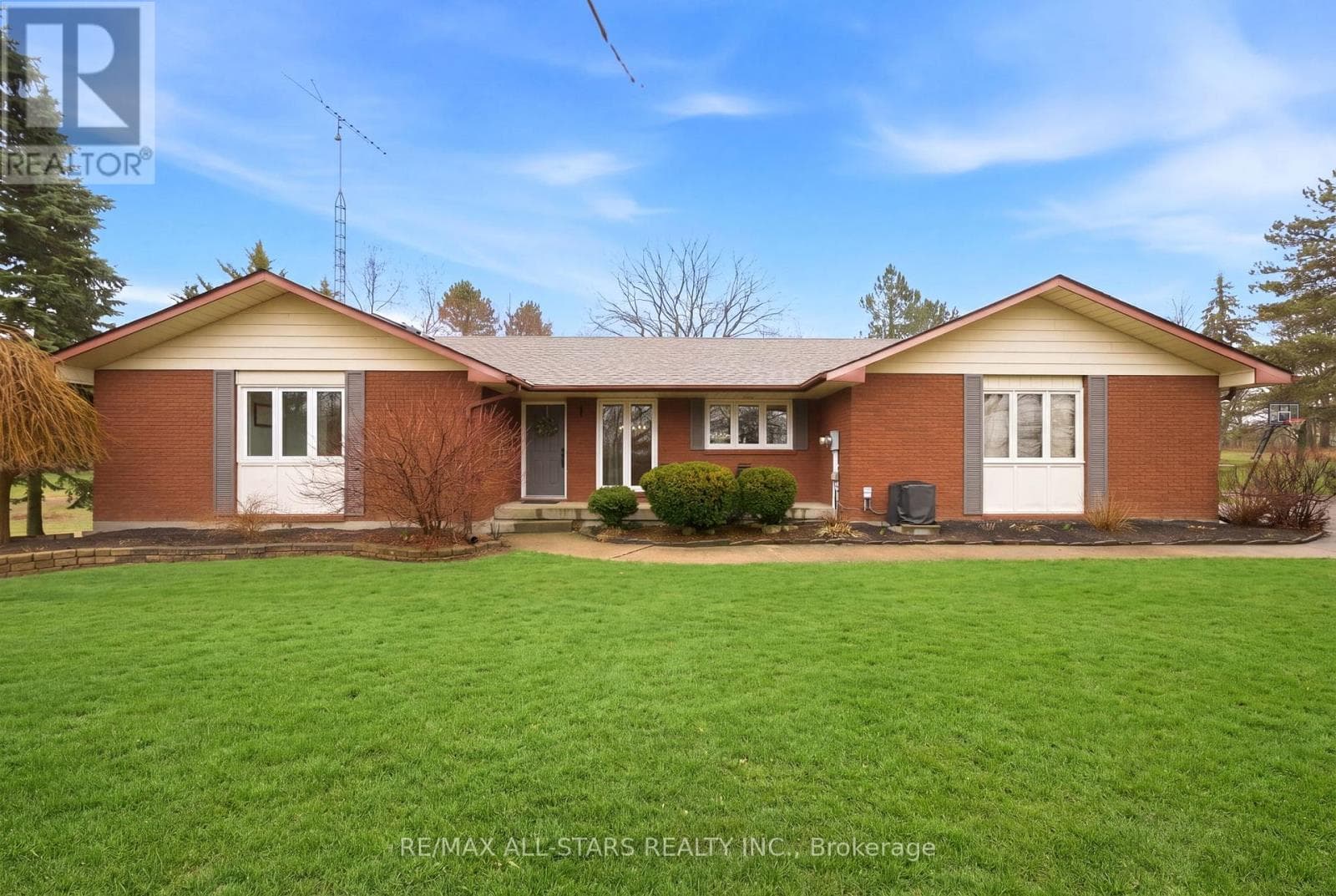 2407 ASHBRIDGE ROAD photo 4
