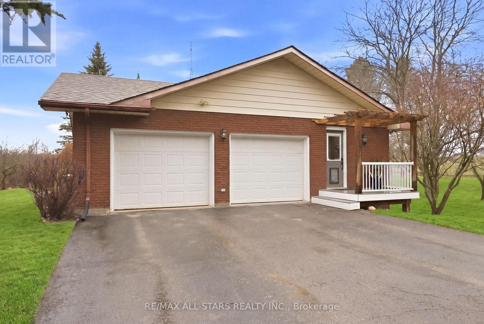 2407 ASHBRIDGE ROAD photo 5