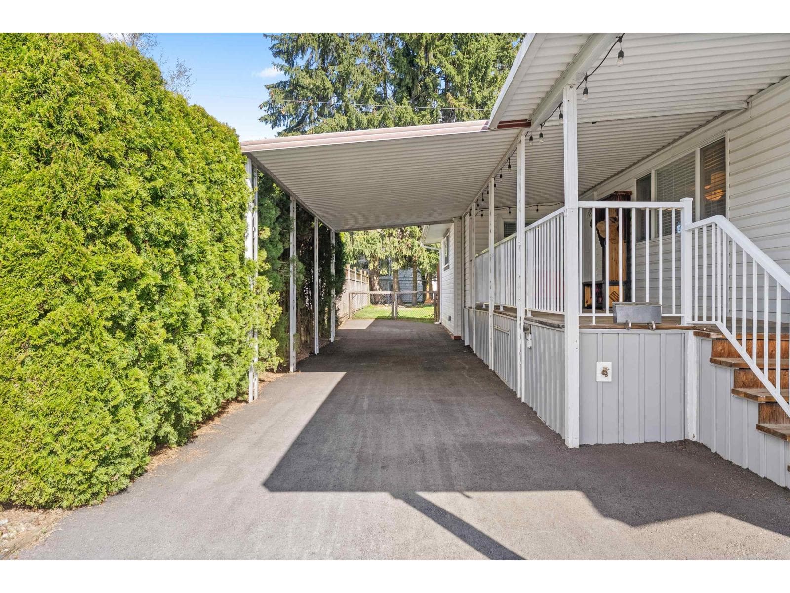 23 31313 LIVINGSTONE AVENUE photo 3