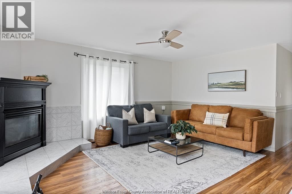 166 STIRLING STREET photo 2