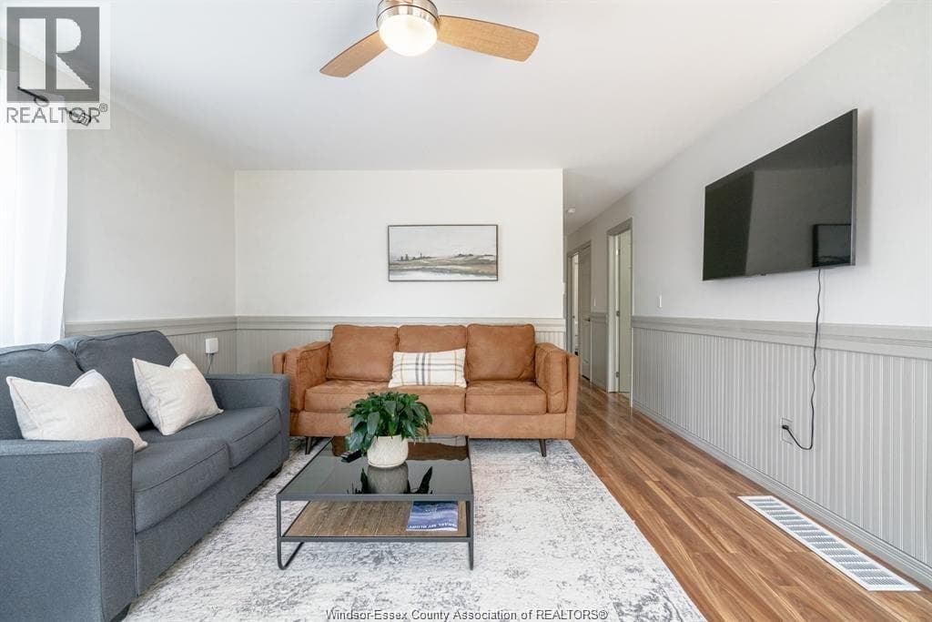 166 STIRLING STREET photo 3