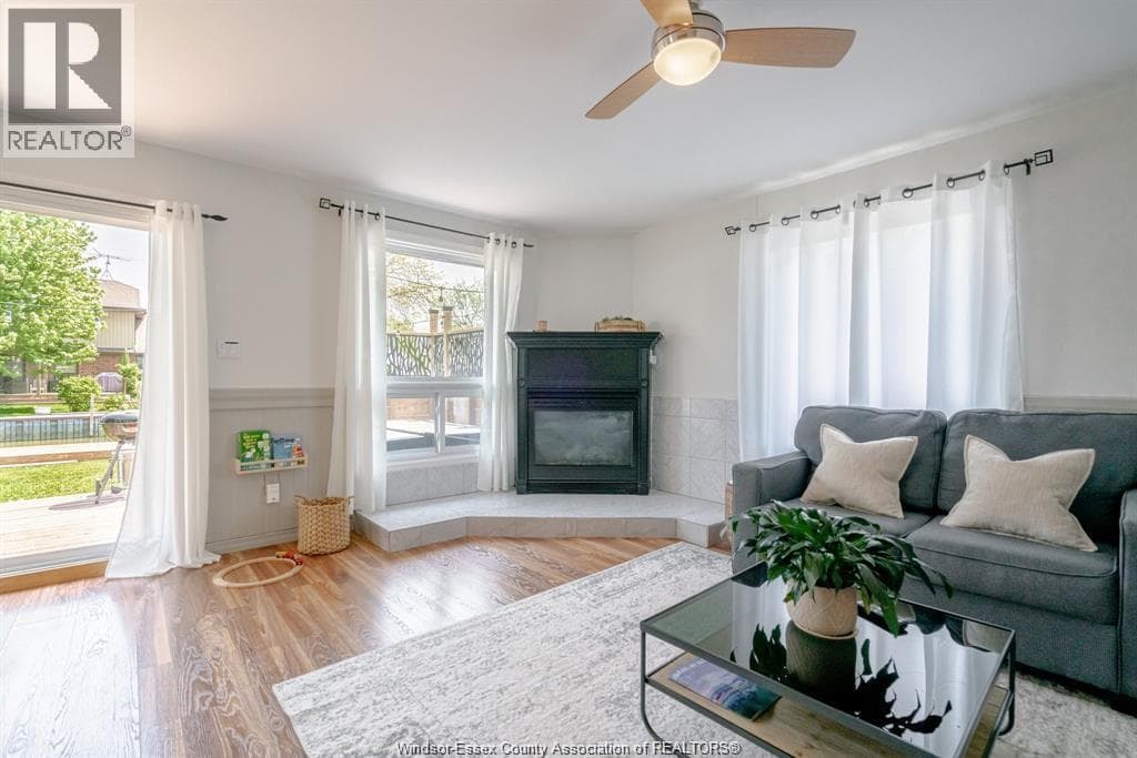 166 STIRLING STREET photo 4