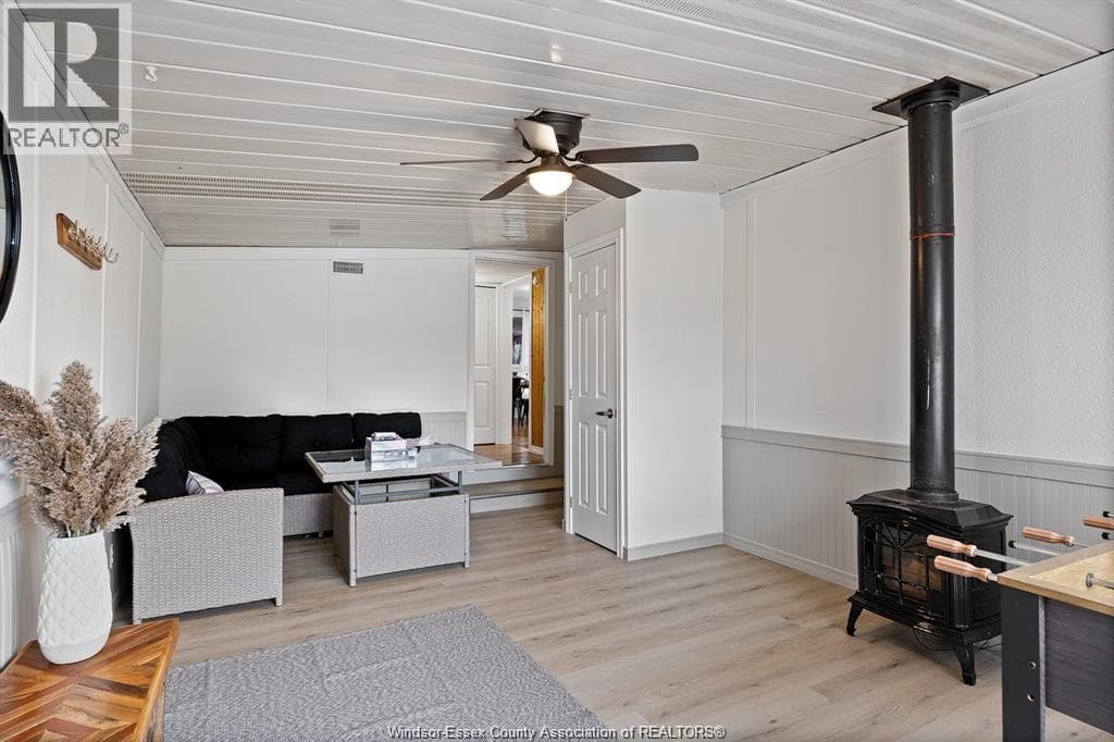 166 STIRLING STREET photo 5