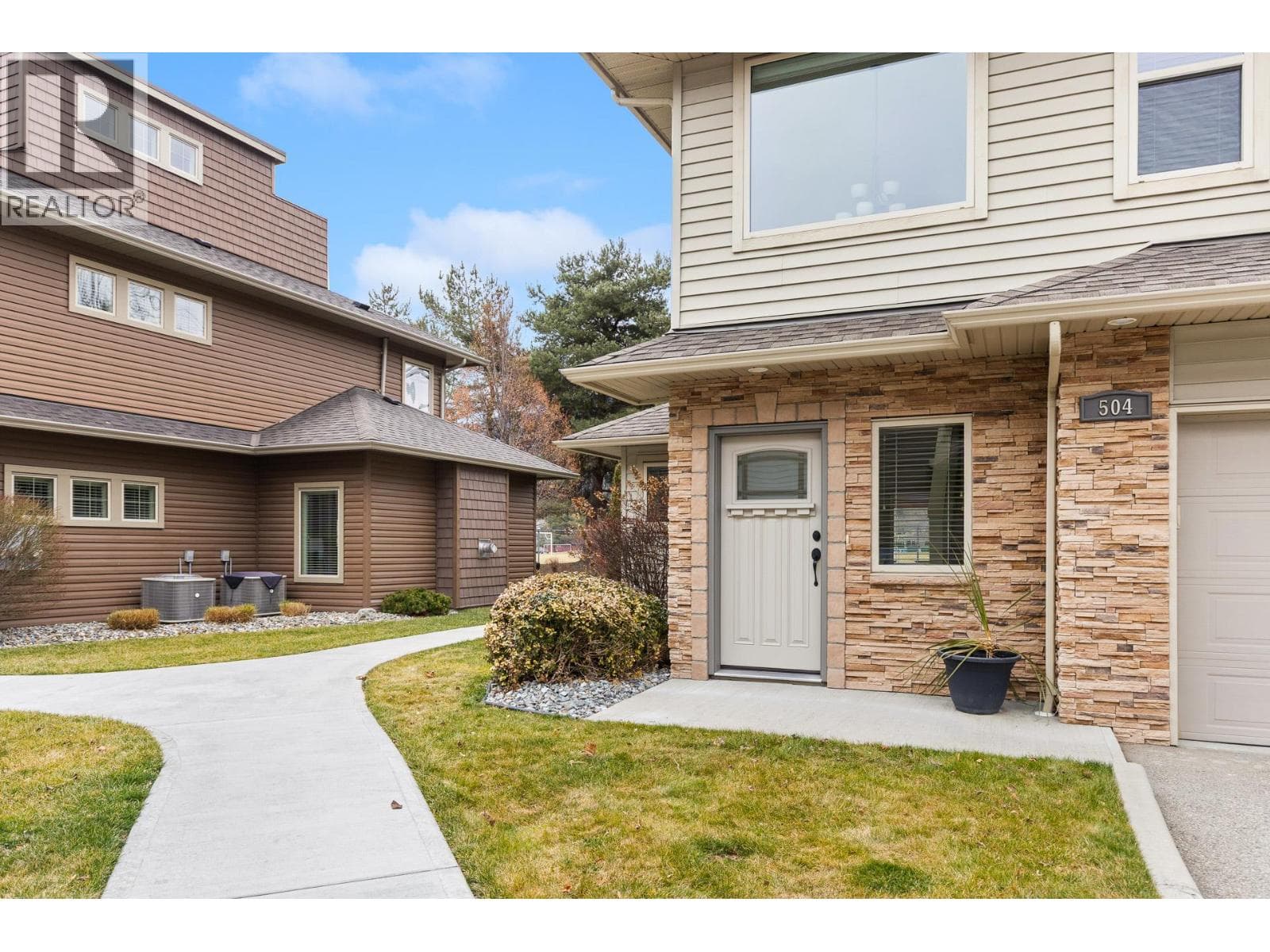 3350 Woodsdale Road Unit# 504 photo 4