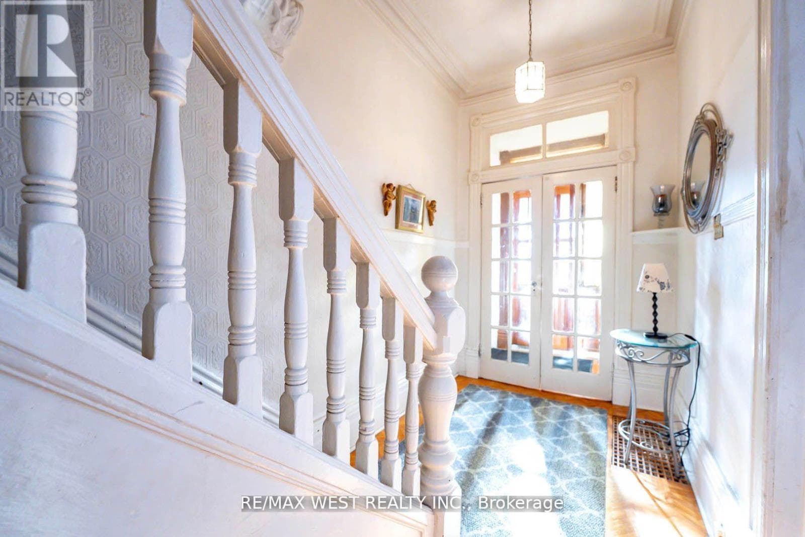 217 GLADSTONE AVENUE photo 4