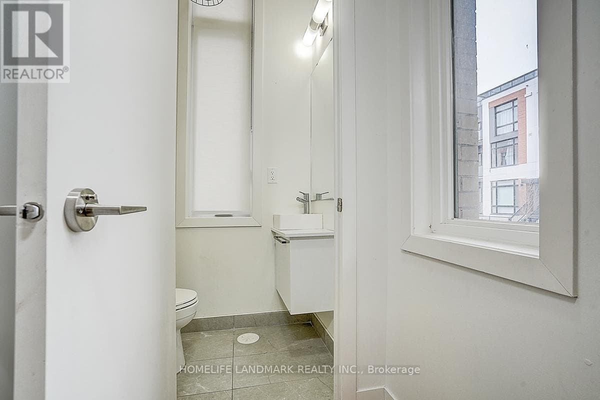 501 - 9 STECKLEY LANE photo 3