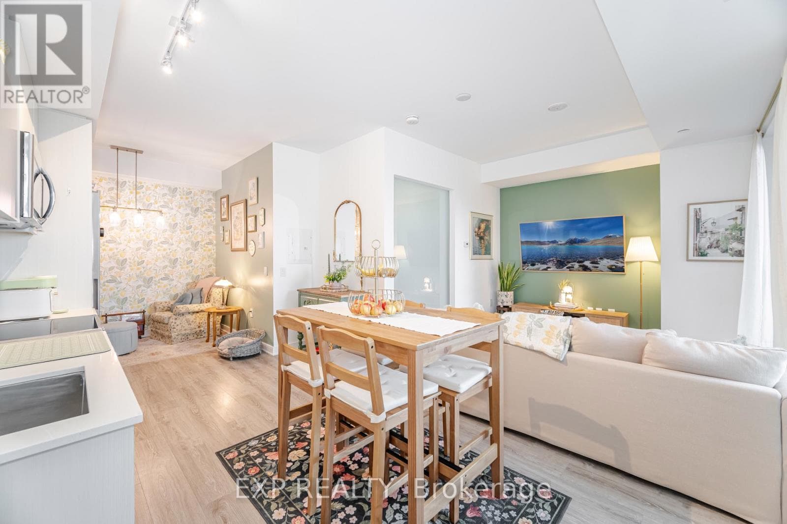 3 bed 2 bath single family at 812 - 25 NEIGHBOURHOOD LANE — $639,900