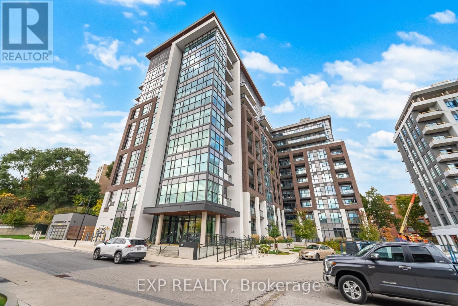 812 - 25 NEIGHBOURHOOD LANE photo 2