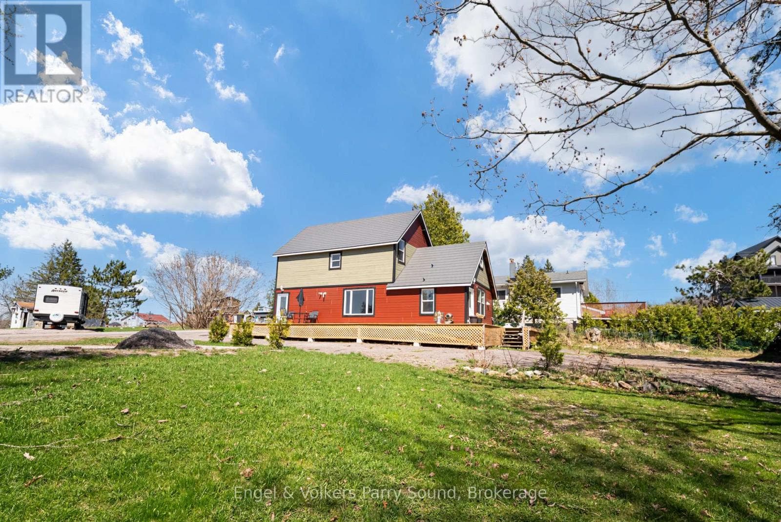 1 HOLLAND AVENUE photo 3