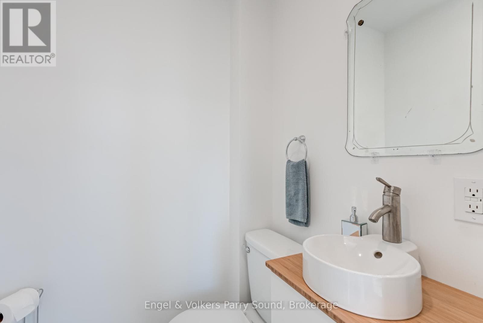 1 HOLLAND AVENUE photo 5