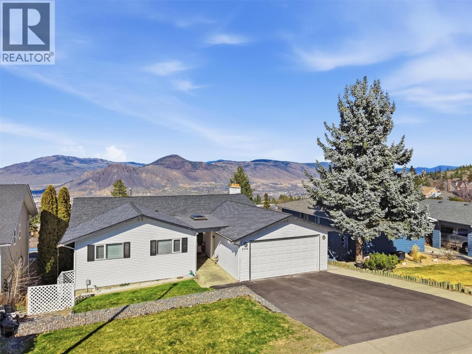 246 Robson Drive photo 2