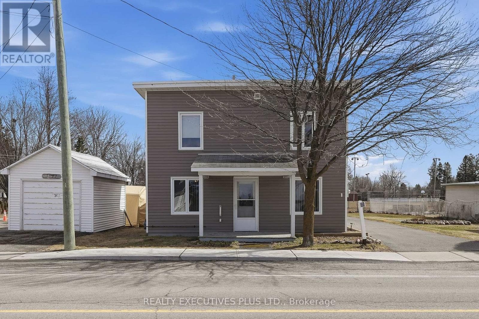 3721 CHAMPLAIN STREET photo 2
