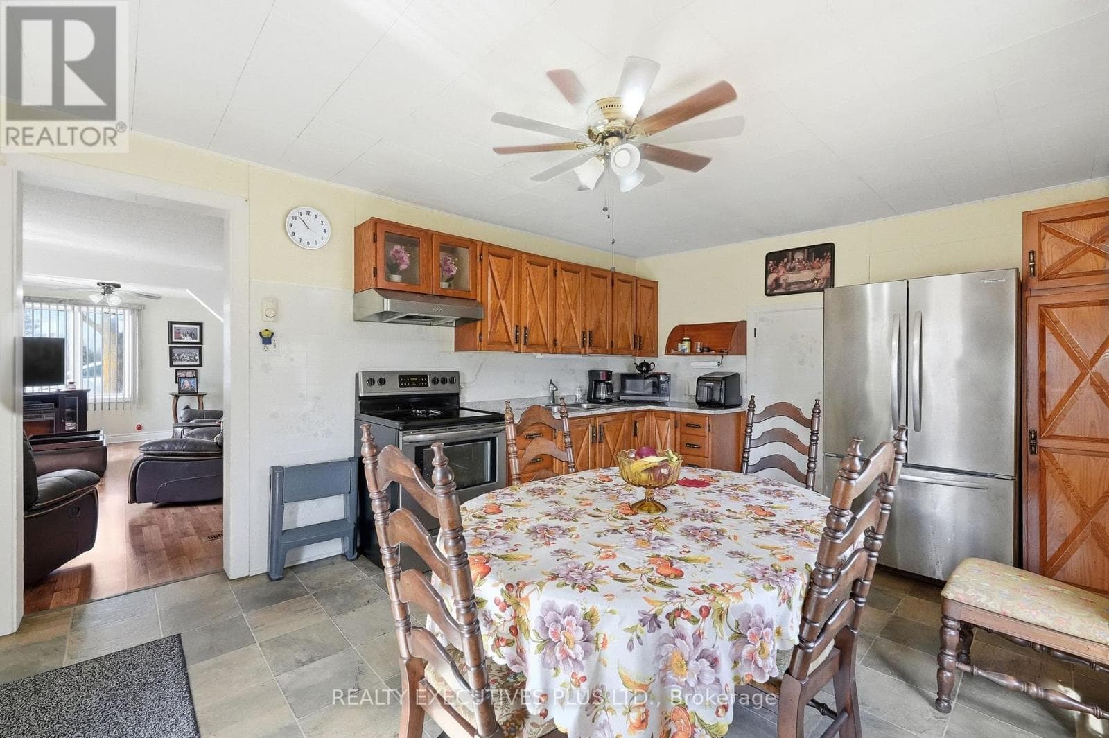 3721 CHAMPLAIN STREET photo 5