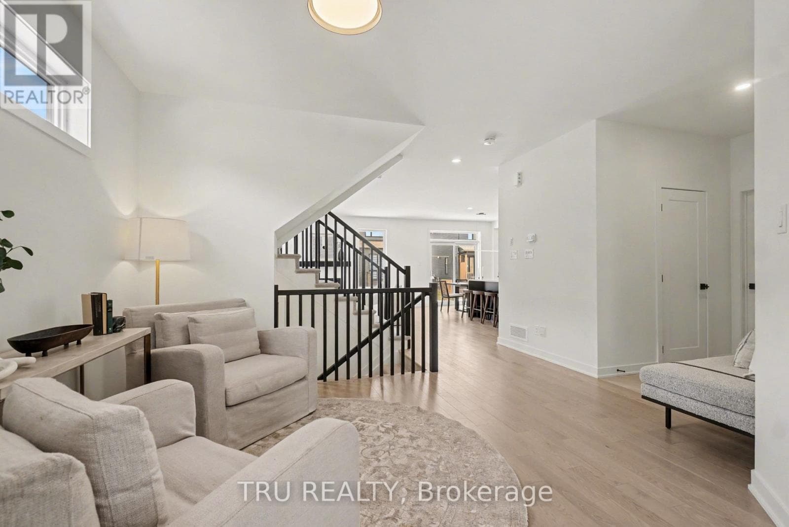 931 COLOGNE STREET photo 2