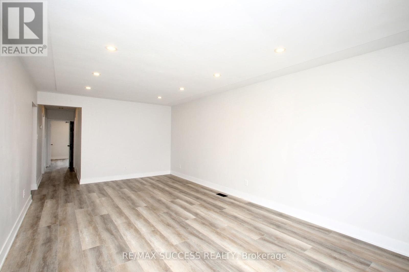 33 SHADYSIDE AVENUE photo 4