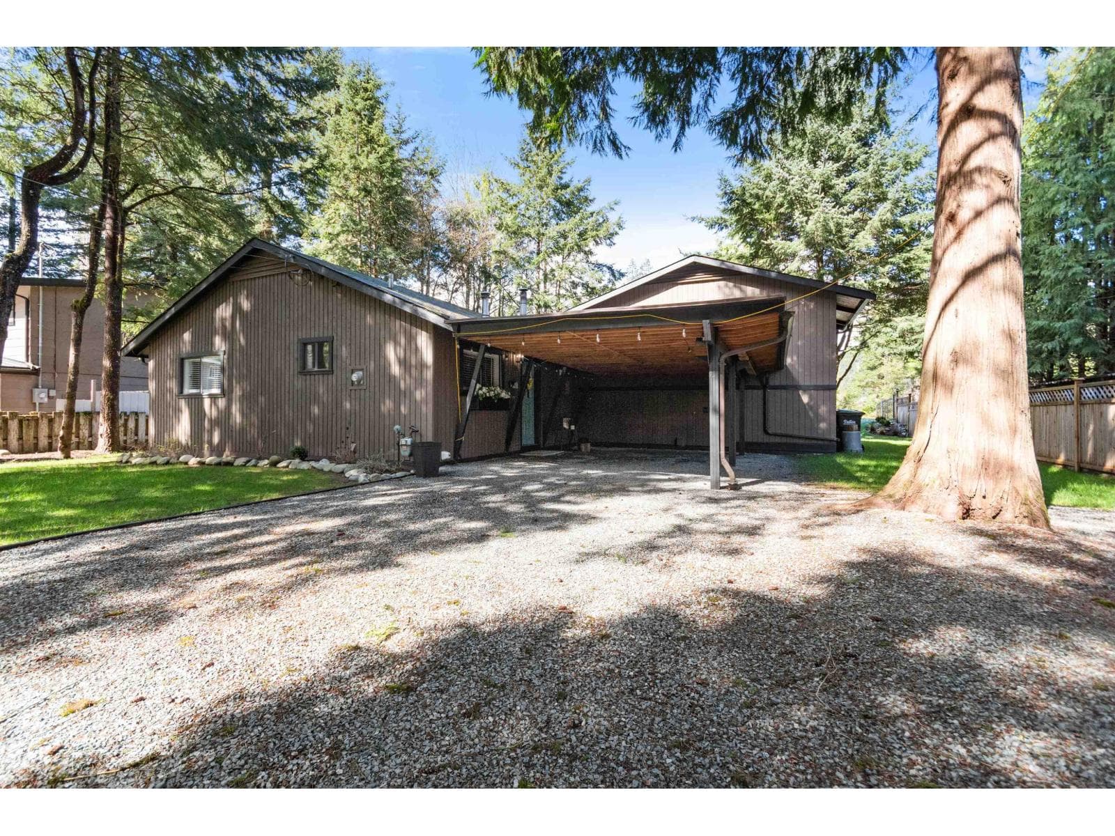 30 ROBERTSON CRESCENT, Hope photo 3