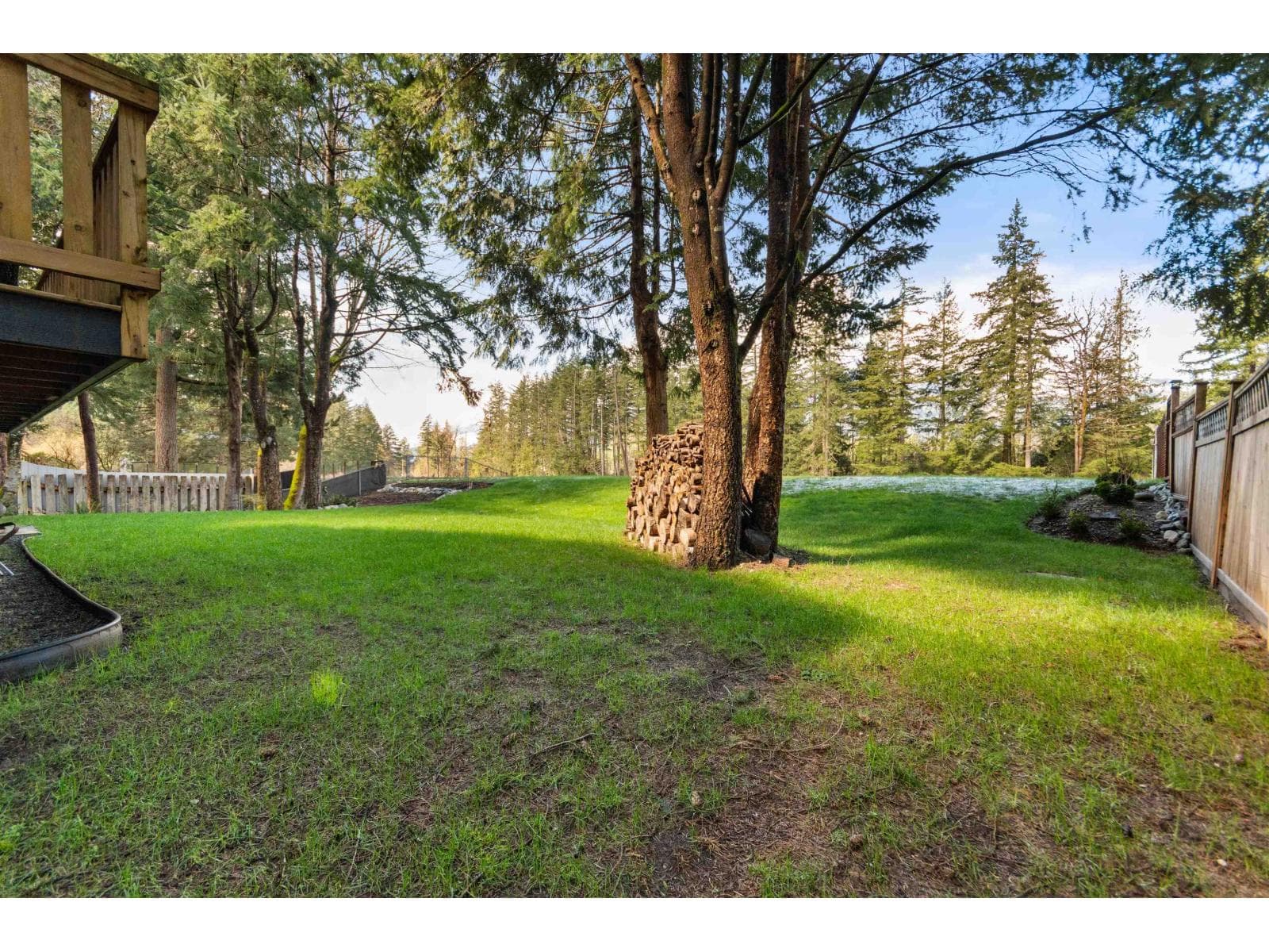 30 ROBERTSON CRESCENT, Hope photo 5
