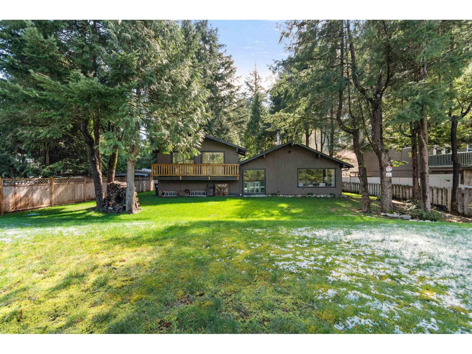 3 bed 1 bath single family at 30 ROBERTSON CRESCENT, Hope — $839,000