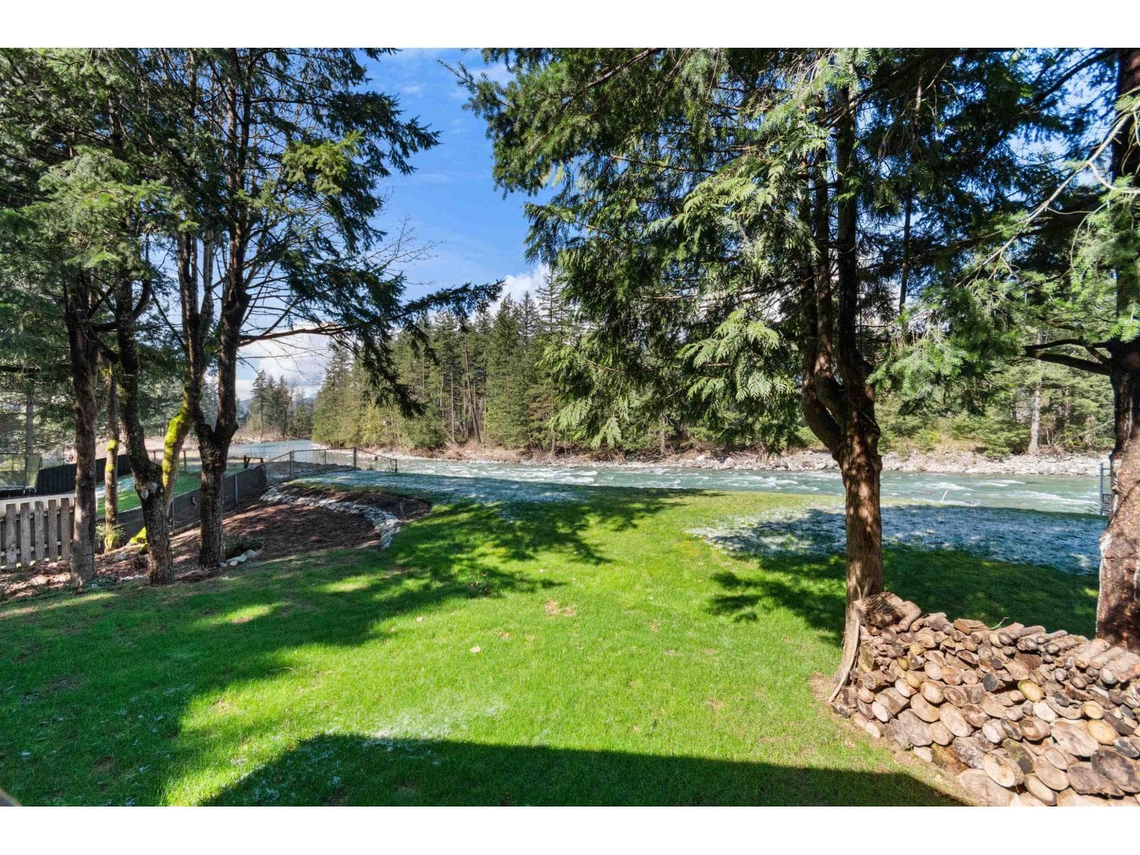 30 ROBERTSON CRESCENT, Hope photo 4