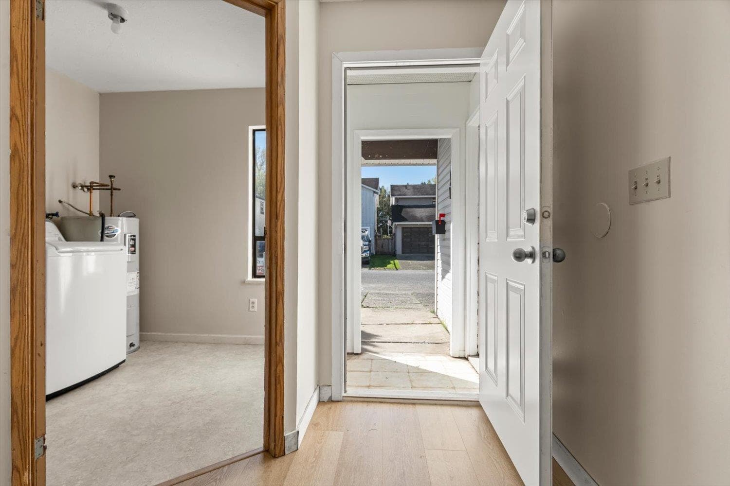 8547 MCCUTCHEON AVENUE, Chilliwack Proper South photo 2