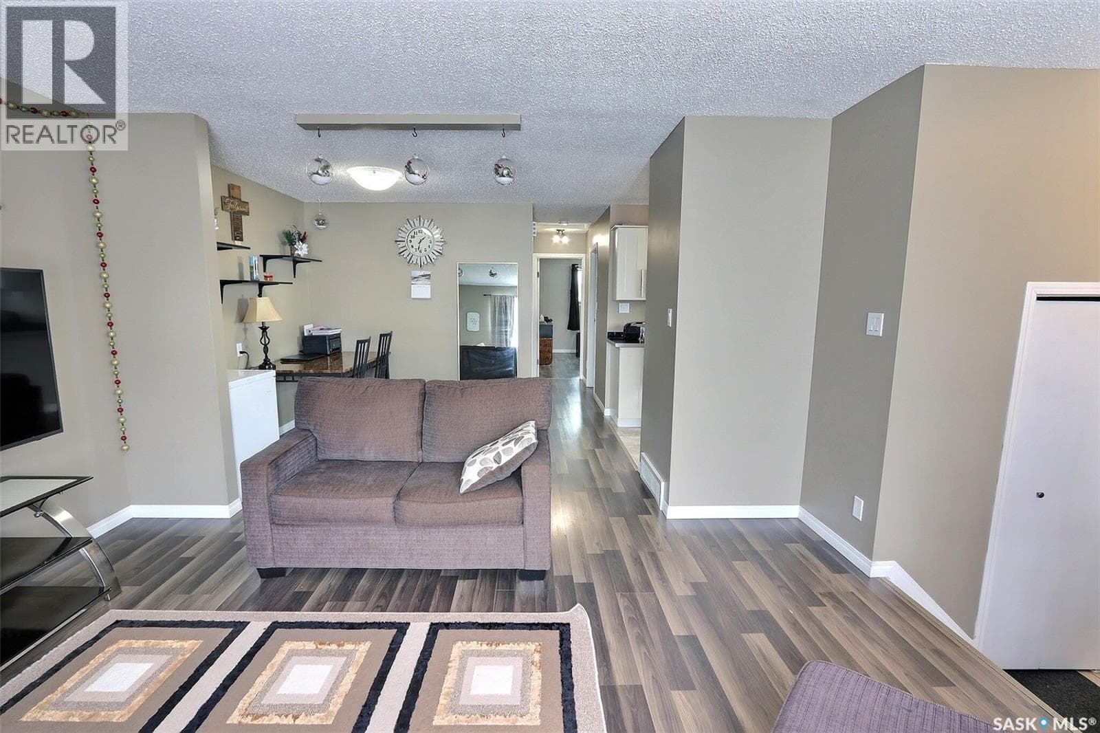 835 7th STREET E photo 4