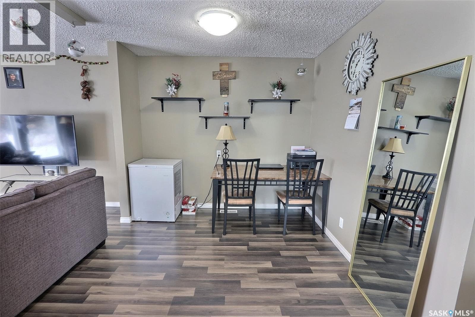 835 7th STREET E photo 5