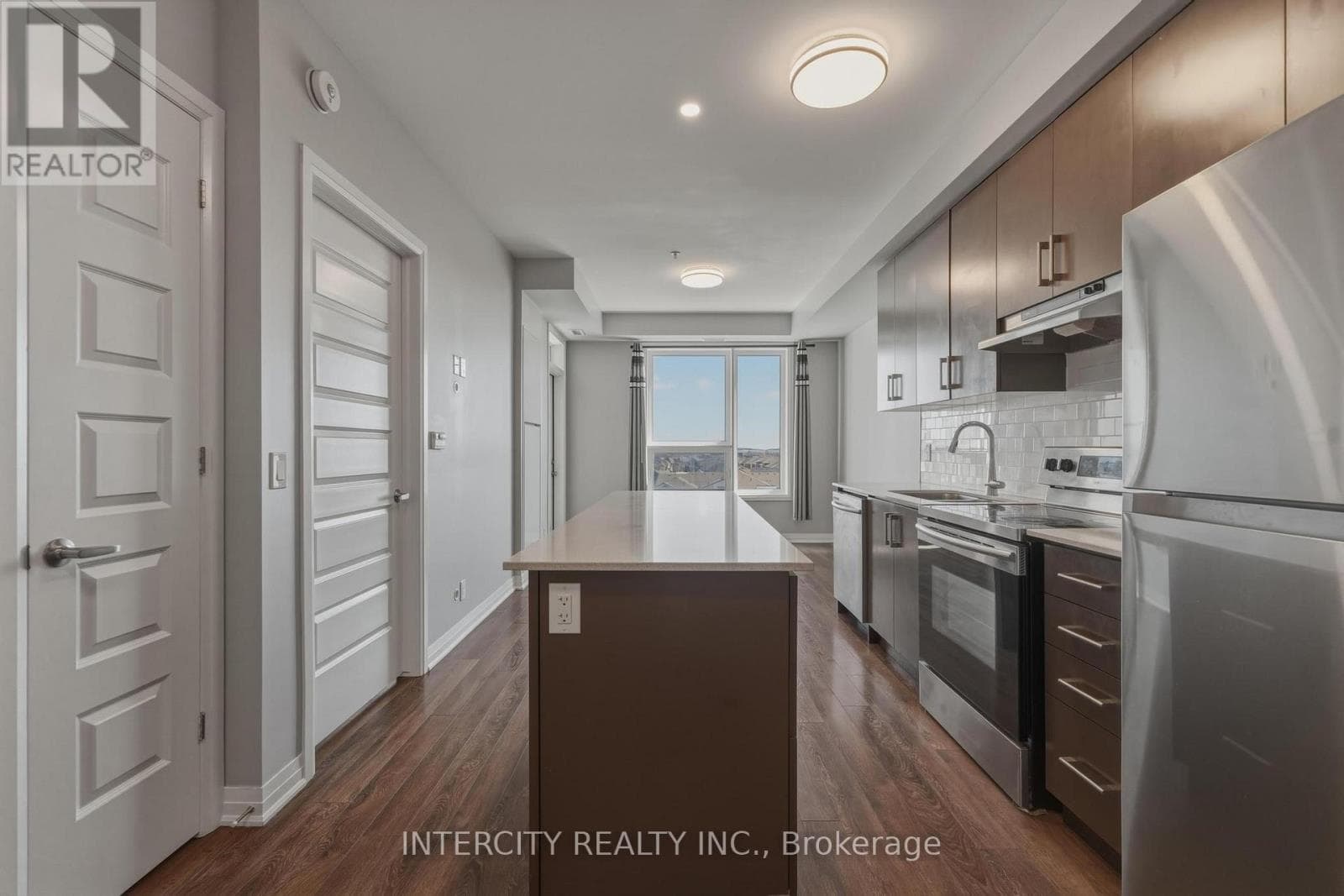 504 - 1105 LEGER WAY photo 5