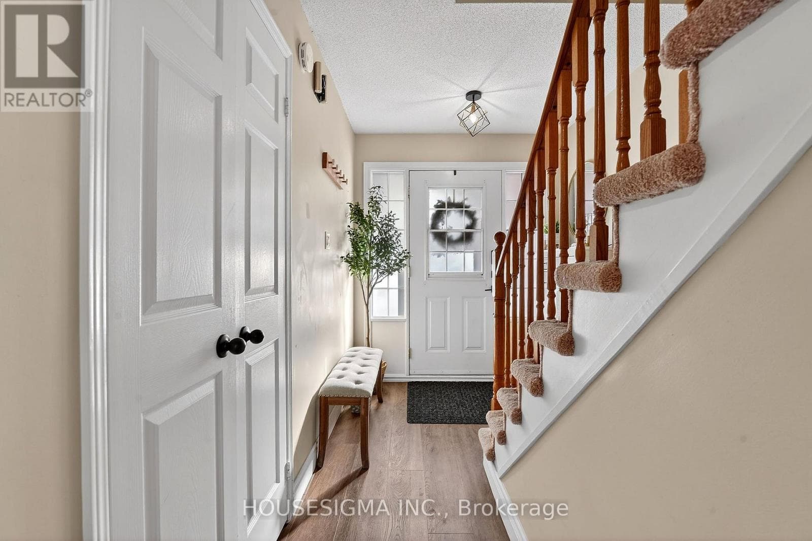 2 - 14 HUNTINGWOOD AVENUE photo 3