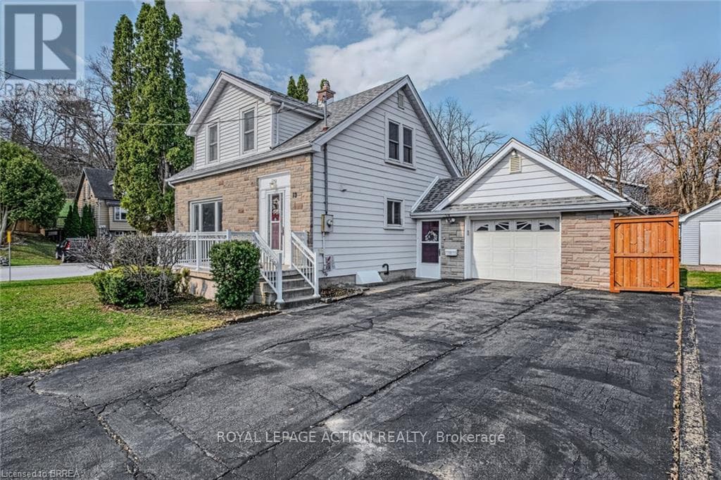 3 bed 2 bath single family at 19 LYNDSAY STREET — $599,900