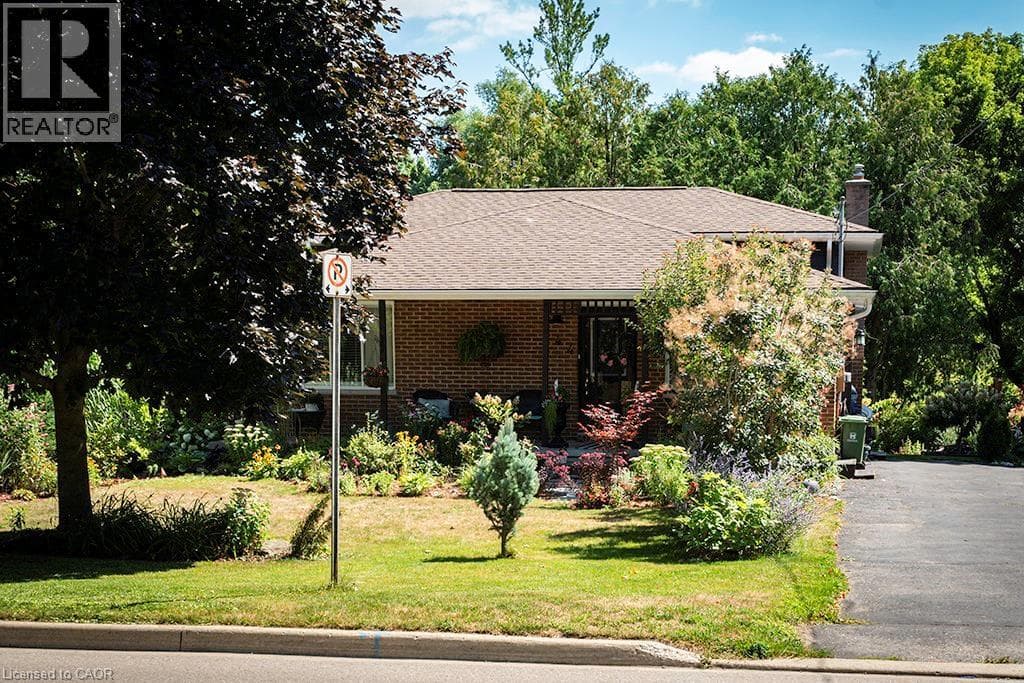 144 CANTERBURY Street photo 3