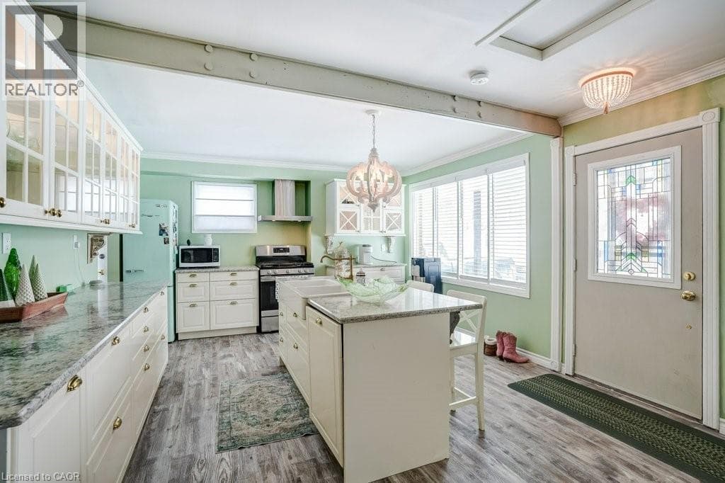 144 CANTERBURY Street photo 5