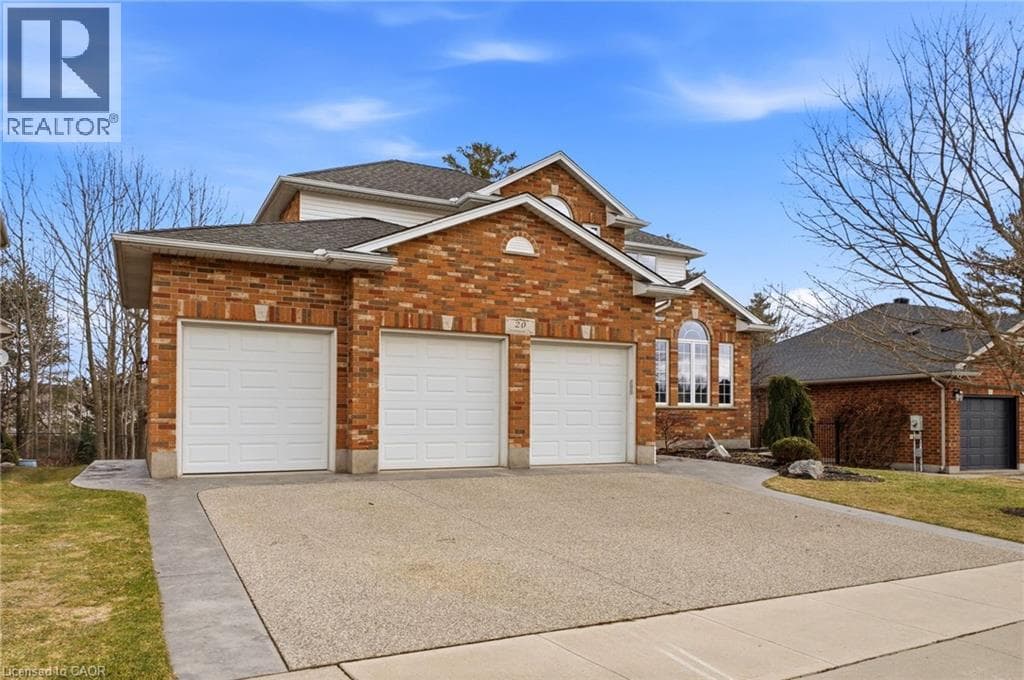 20 COTTONWOOD Crescent photo 2