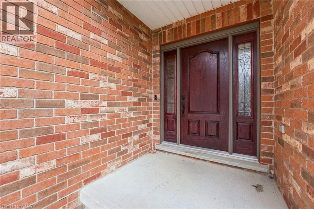 20 COTTONWOOD Crescent photo 3