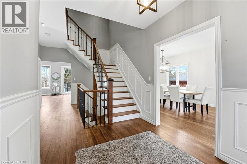 20 COTTONWOOD Crescent photo 5