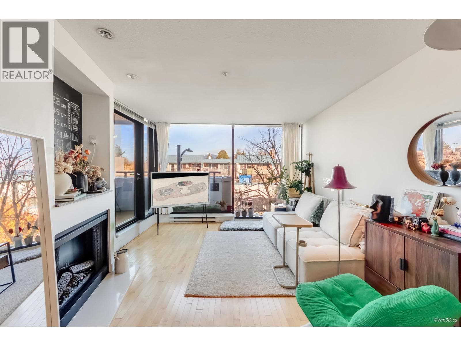 304 2525 BLENHEIM STREET photo 2