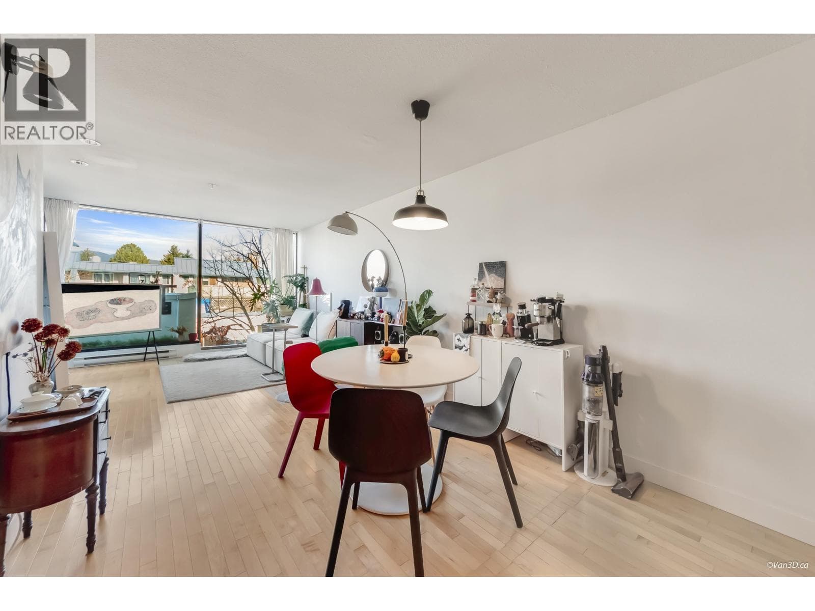 304 2525 BLENHEIM STREET photo 5