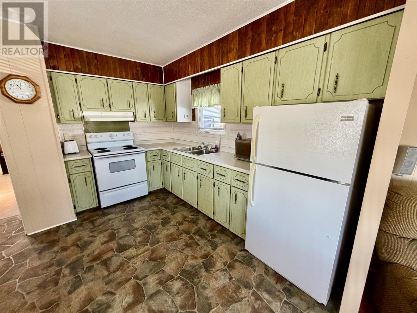 14 Fairview Court photo 5