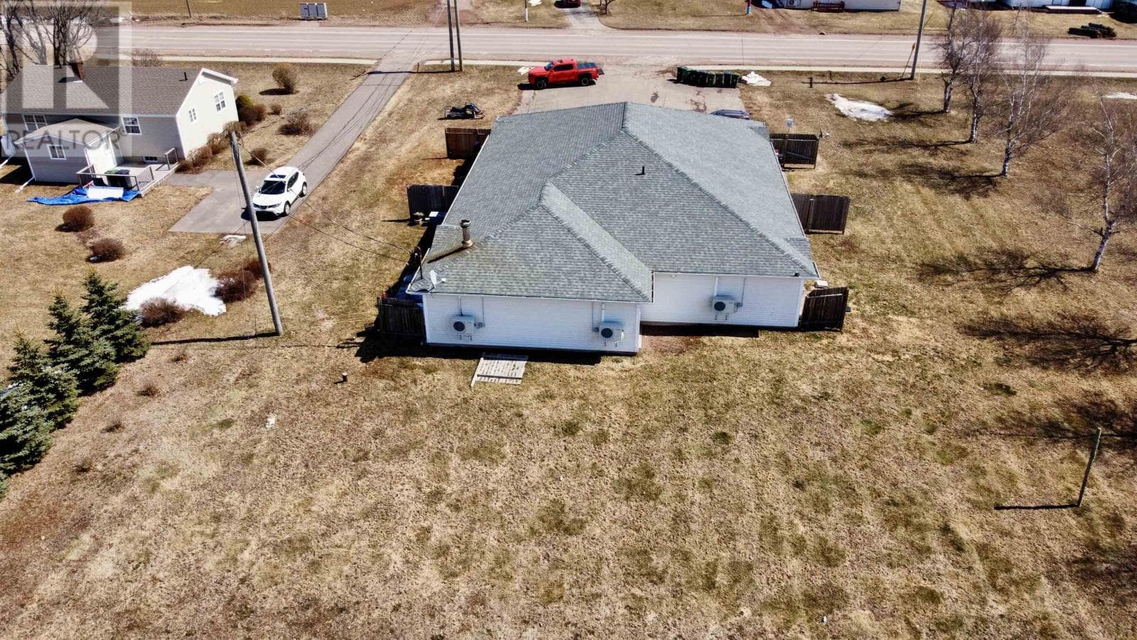 125 Lady Slipper Drive N photo 3