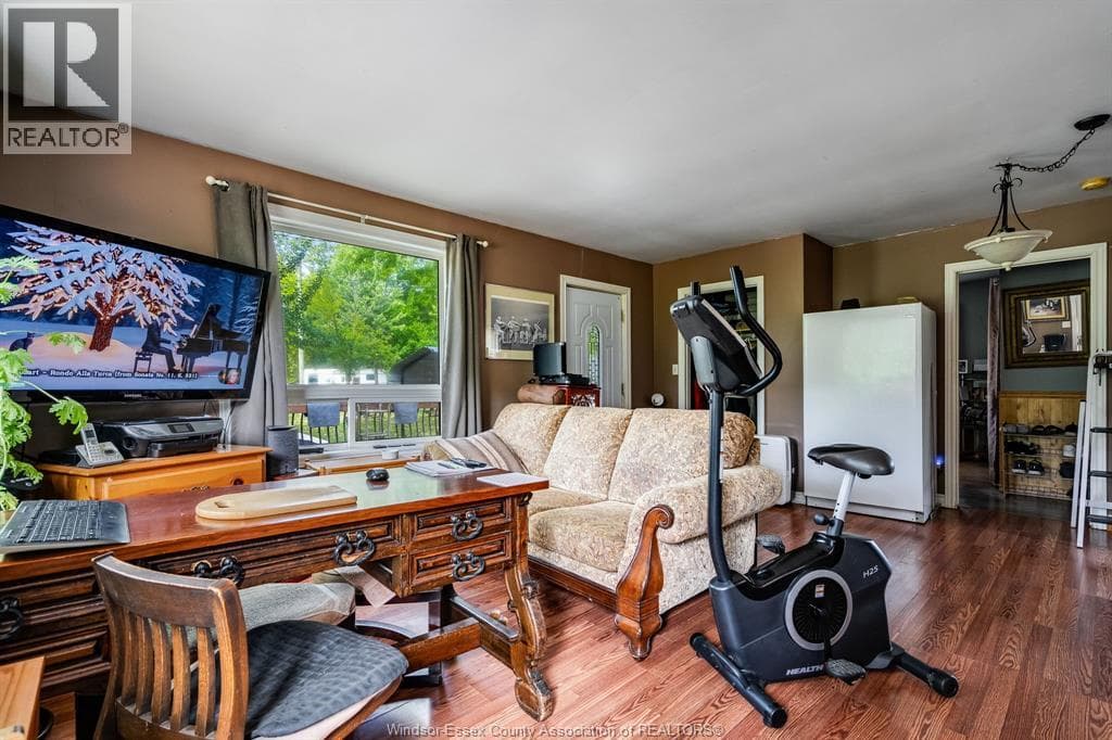 633 Point Pelee DRIVE photo 5
