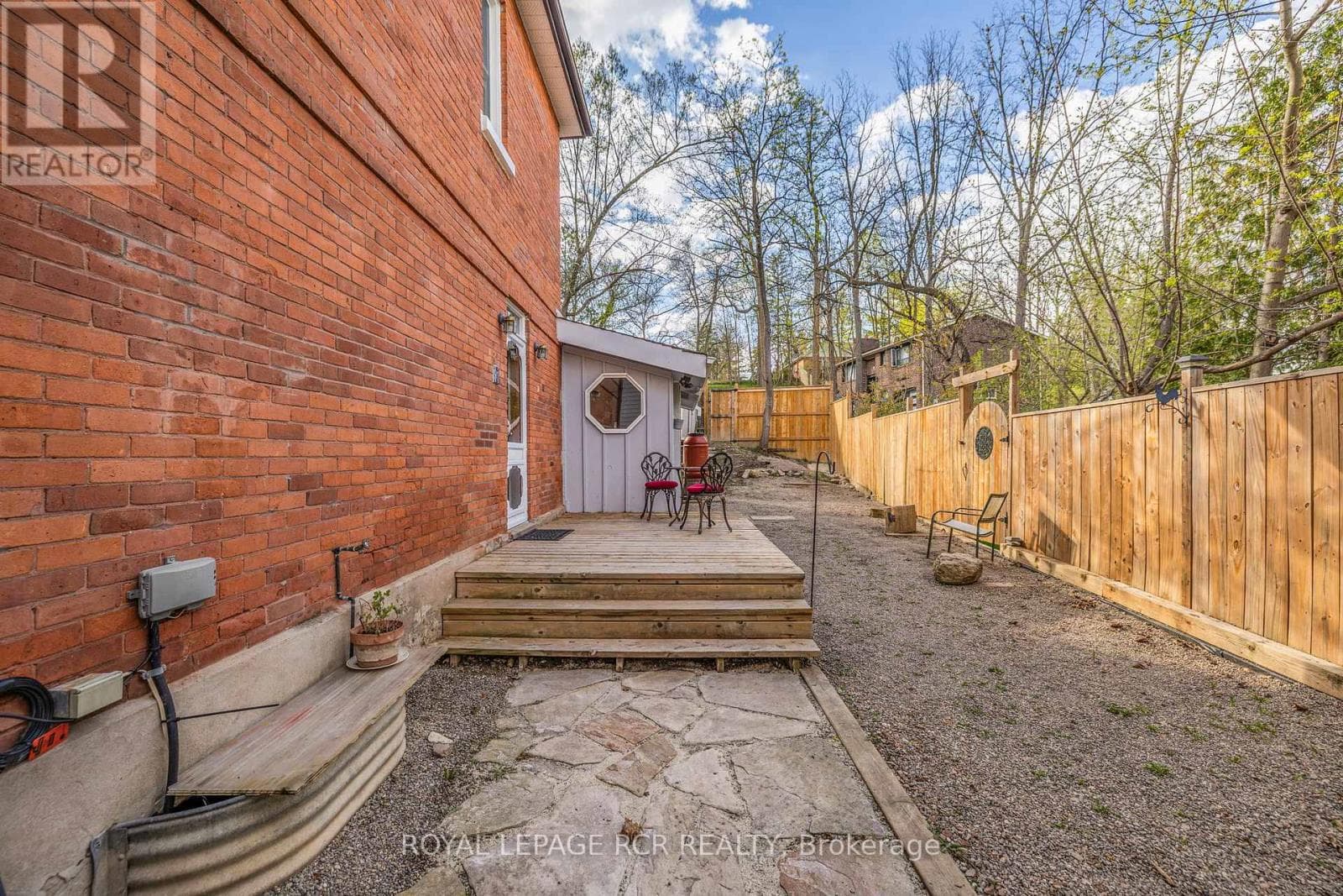 91 KING STREET W photo 3