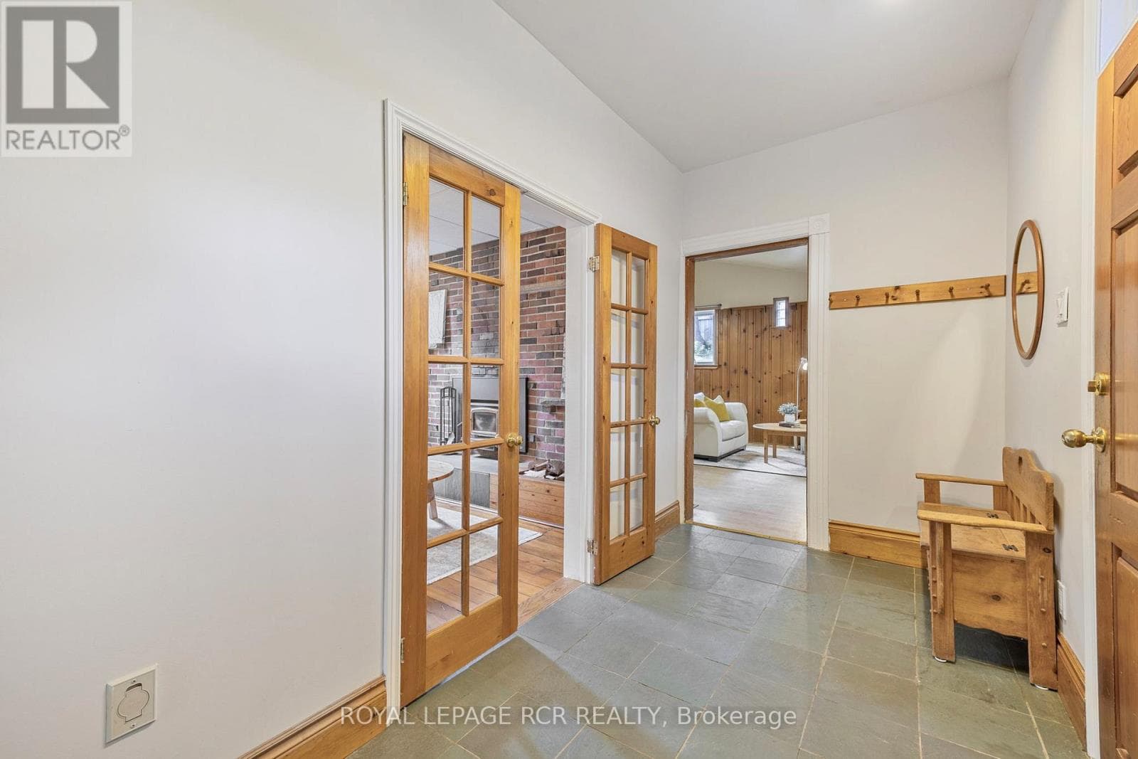 91 KING STREET W photo 5
