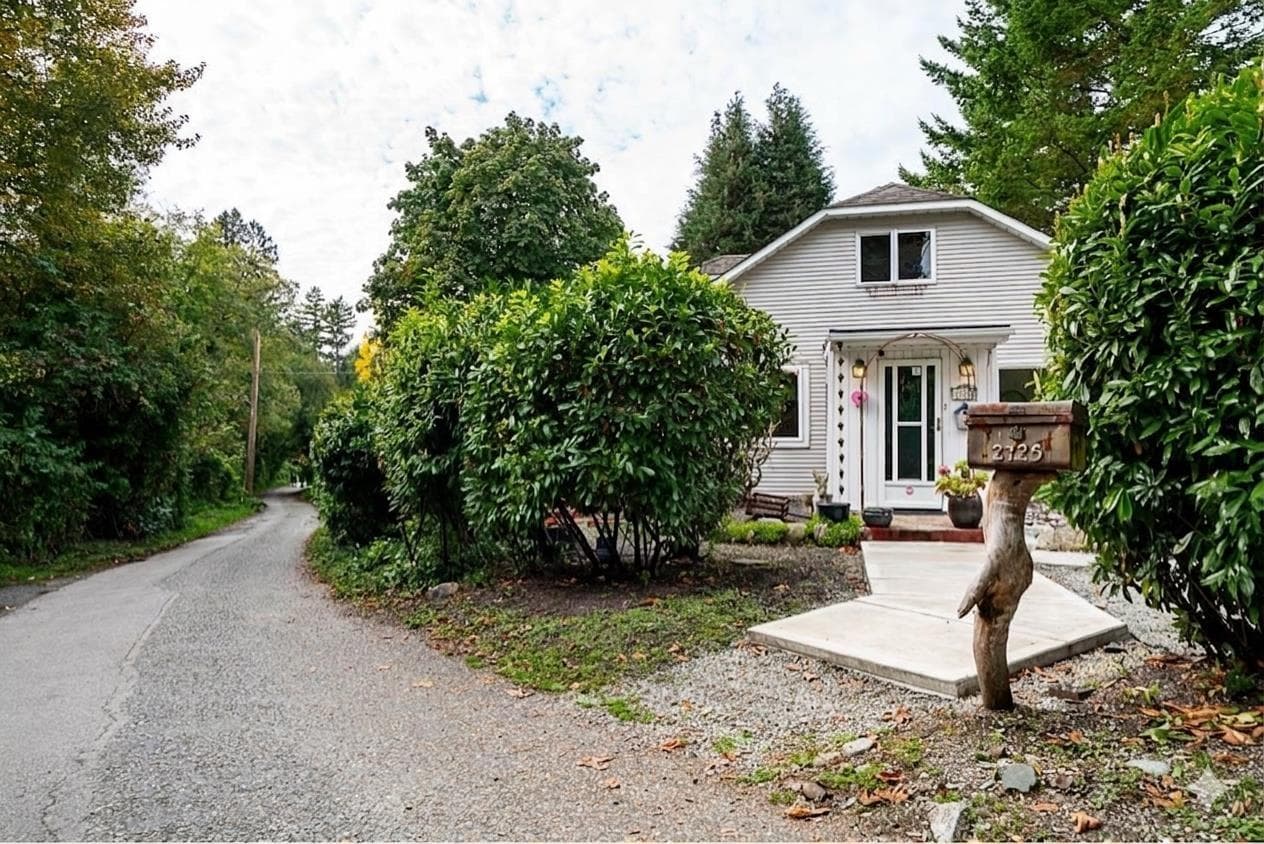 2 bed 2 bath single family at 2725 GORDON AVENUE — $1,399,900