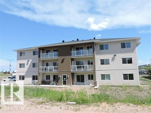 3 bed 2 bath single family at #2103 1601 8 AV — $209,000