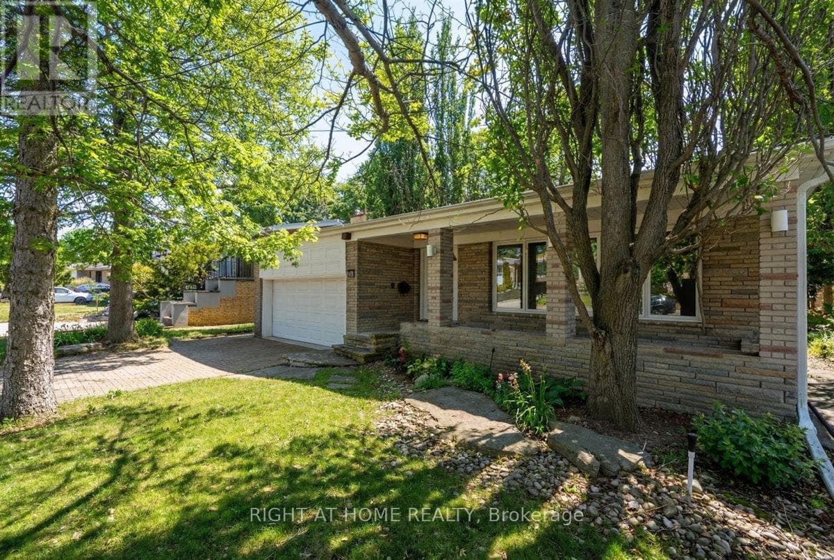 23 CHRISTINE CRESCENT photo 2
