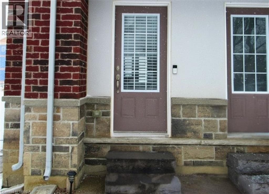 677 PARK Road N Unit# 18 photo 2